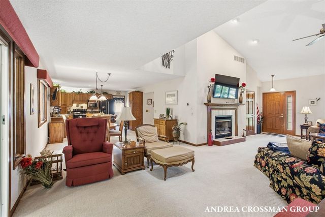 17239 Quail Creek Drive, Spring Lake, MI 49456