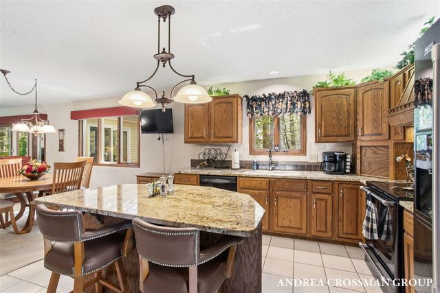 17239 Quail Creek Drive, Spring Lake, MI 49456