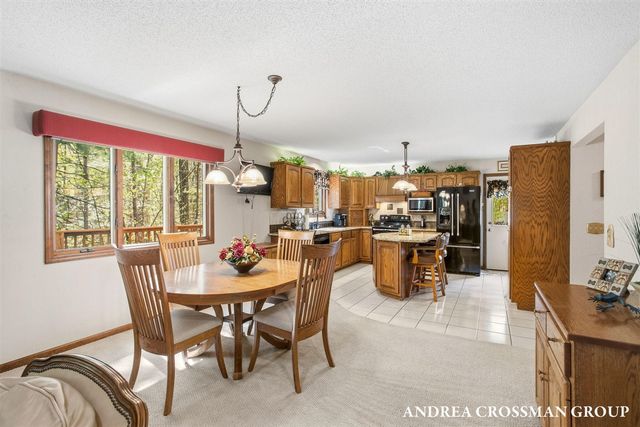17239 Quail Creek Drive, Spring Lake, MI 49456