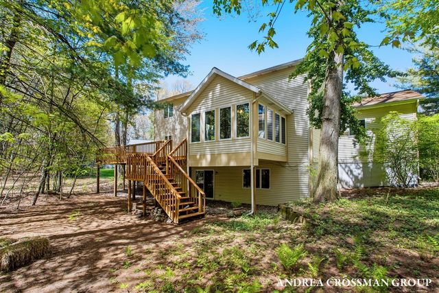 17239 Quail Creek Drive, Spring Lake, MI 49456