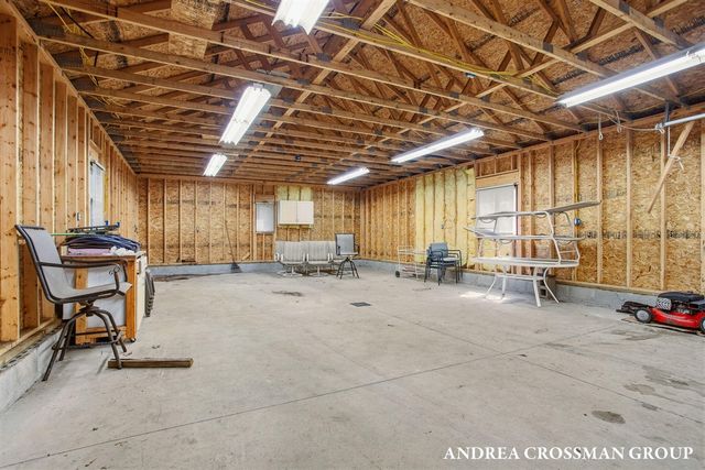 17239 Quail Creek Drive, Spring Lake, MI 49456