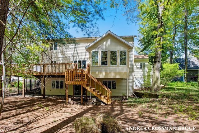 17239 Quail Creek Drive, Spring Lake, MI 49456