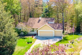 17239 Quail Creek Drive, Spring Lake, MI 49456