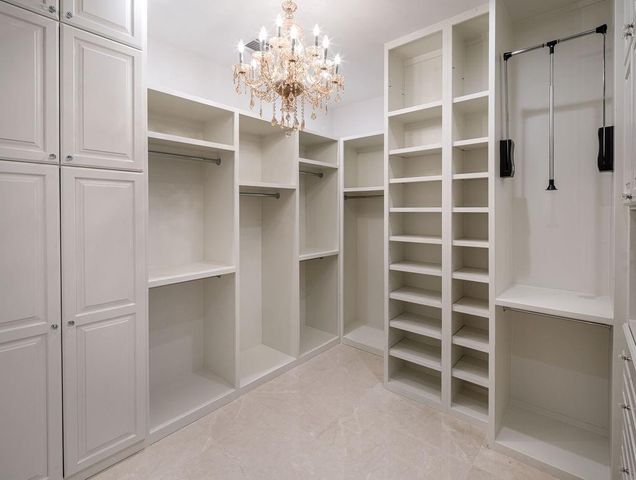 440 Hollow Drive, Houston, TX 77024
