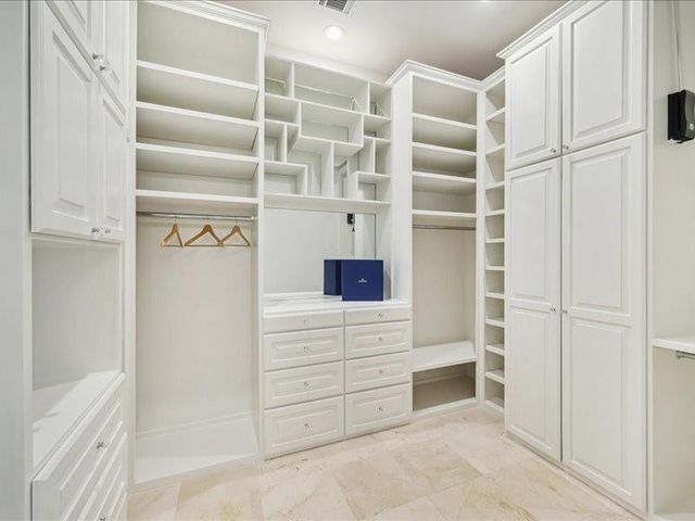 440 Hollow Drive, Houston, TX 77024