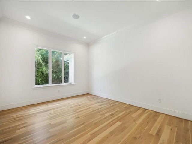 440 Hollow Drive, Houston, TX 77024