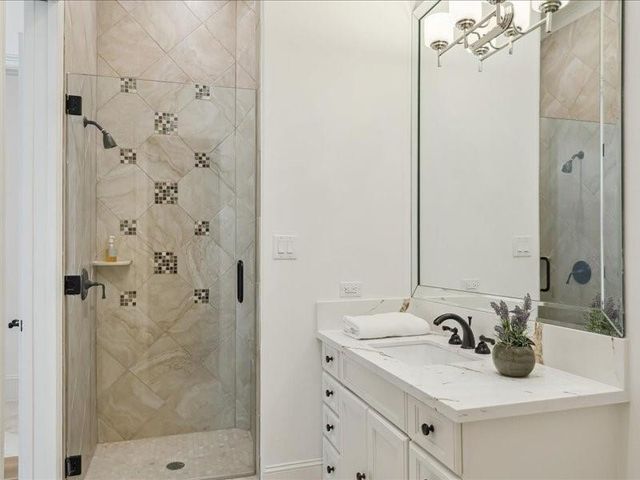 440 Hollow Drive, Houston, TX 77024