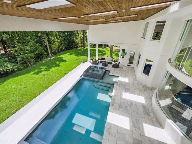 440 Hollow Drive, Houston, TX 77024