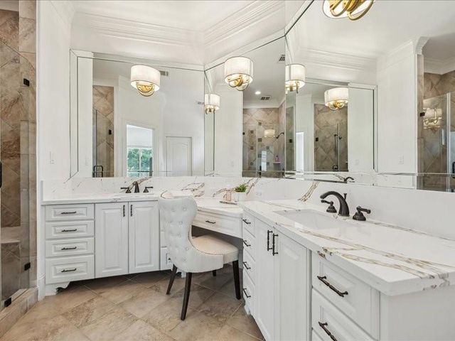440 Hollow Drive, Houston, TX 77024