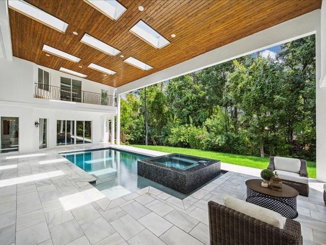 440 Hollow Drive, Houston, TX 77024