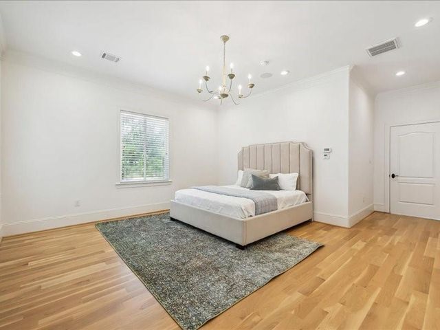 440 Hollow Drive, Houston, TX 77024