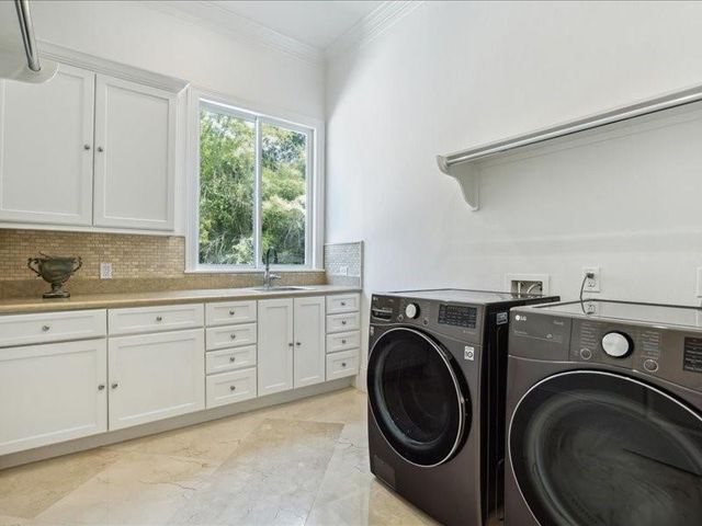 440 Hollow Drive, Houston, TX 77024