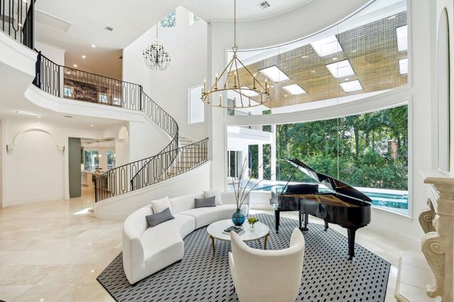 440 Hollow Drive, Houston, TX 77024