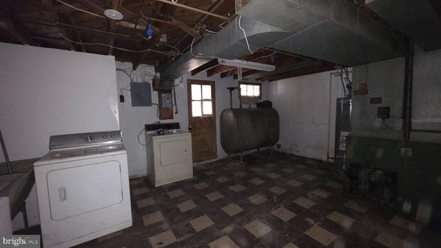 1239 WALTERS AVE, Baltimore, MD 21239