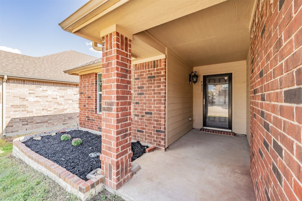 9417 Tierra Verde Drive, Fort Worth, TX 76177 — photo 2