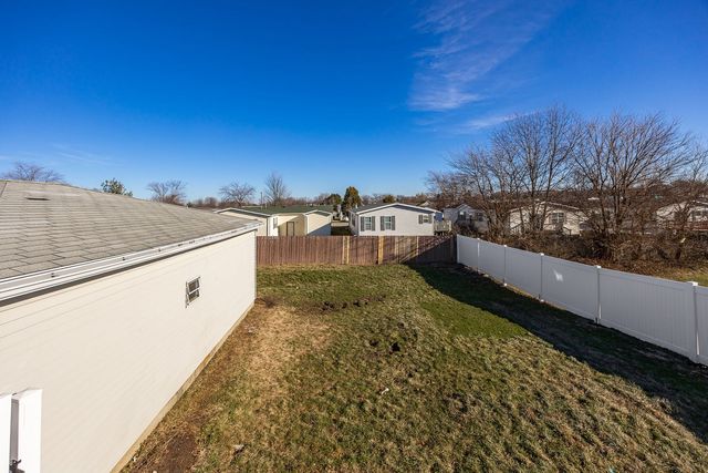 25727 S Mccorkle Avenue, Monee, IL 60449