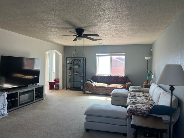 853 Waterfall Drive NE, Rio Rancho, NM 87144