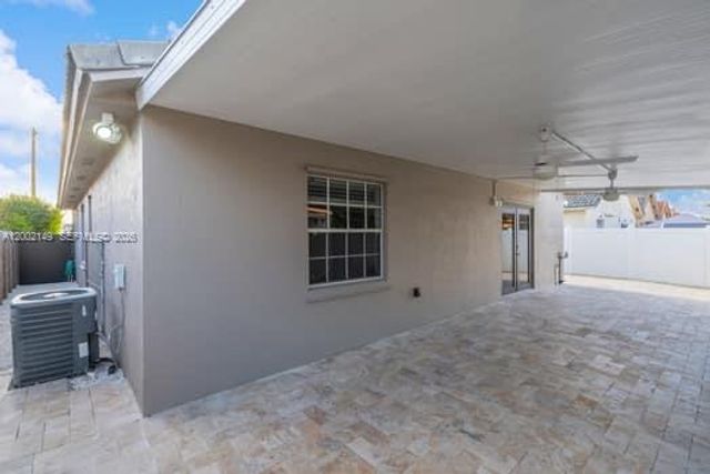 7503 W 34th Ln, Hialeah, FL 33018