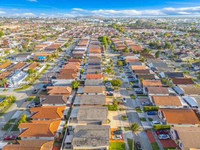 7503 W 34th Ln, Hialeah, FL 33018