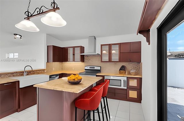 7503 W 34th Ln, Hialeah, FL 33018