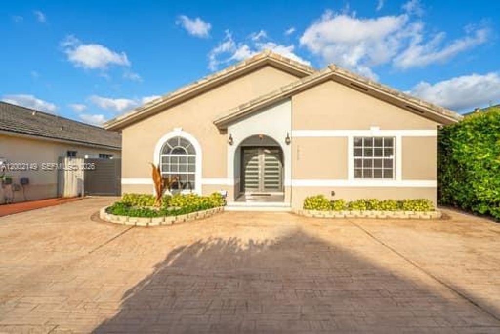 7503 W 34th Ln, Hialeah, FL 33018