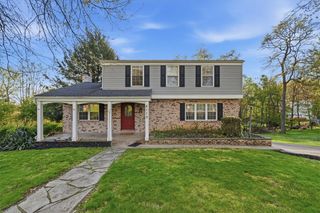 4119 Lee Manor Dr, Hampton, PA 15101