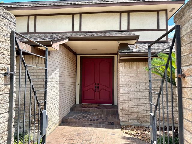 16329 Brook Forest Drive, Houston, TX 77059