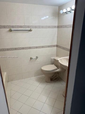 8315 SW 72nd Ave 104B, Miami, FL 33143