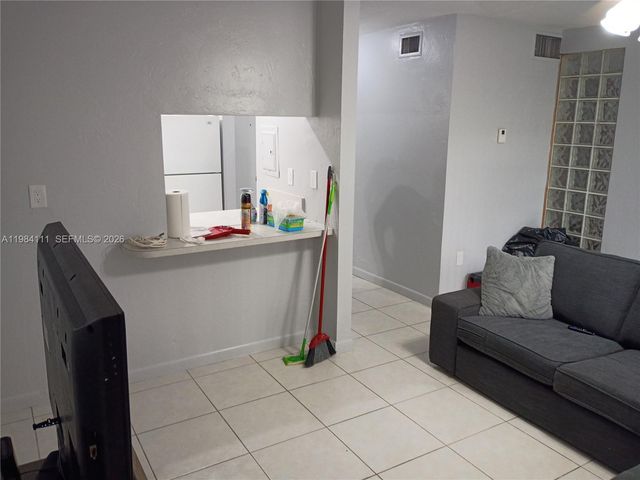 8315 SW 72nd Ave 104B, Miami, FL 33143