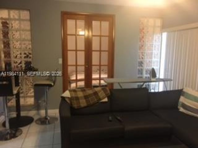 8315 SW 72nd Ave 104B, Miami, FL 33143