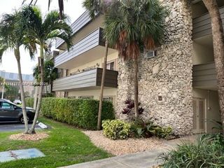 8315 SW 72nd Ave 104B, Miami, FL 33143