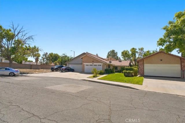 3458 Santa Barbara Court, Palmdale, CA 93550