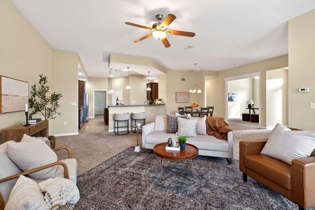 7049 Creekside Circle 7049 Creekside Circle, Fairborn, OH 45324