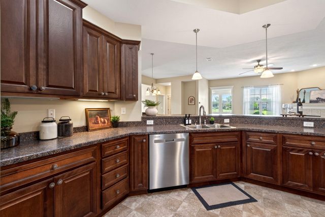 7049 Creekside Circle 7049 Creekside Circle, Fairborn, OH 45324