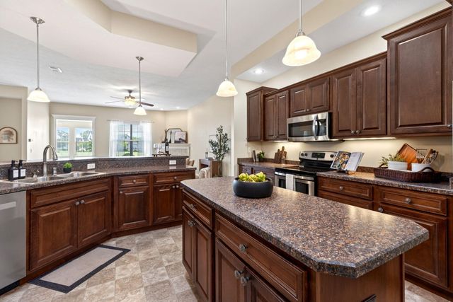 7049 Creekside Circle 7049 Creekside Circle, Fairborn, OH 45324