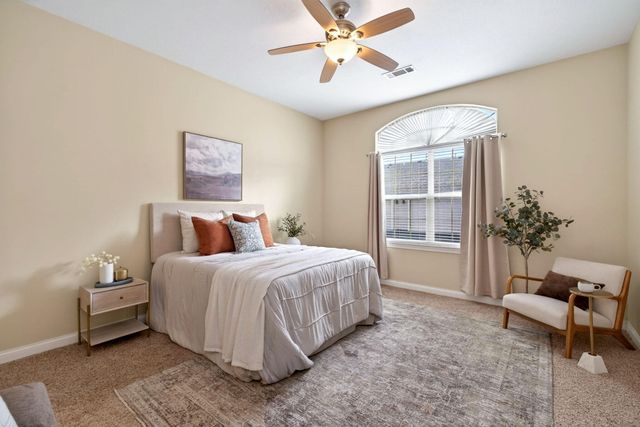 7049 Creekside Circle 7049 Creekside Circle, Fairborn, OH 45324