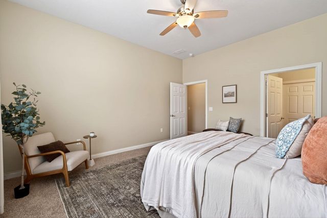 7049 Creekside Circle 7049 Creekside Circle, Fairborn, OH 45324