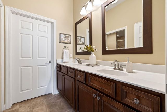 7049 Creekside Circle 7049 Creekside Circle, Fairborn, OH 45324