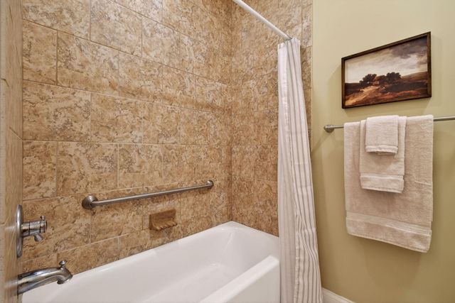 7049 Creekside Circle 7049 Creekside Circle, Fairborn, OH 45324