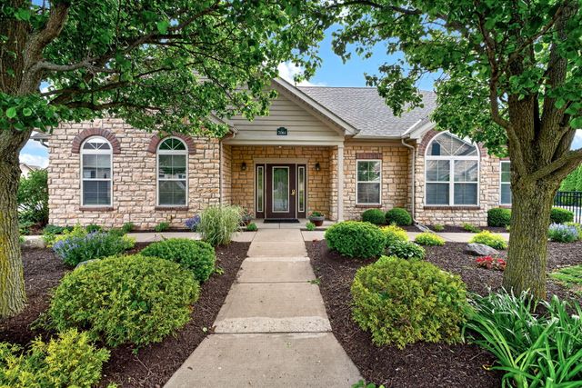 7049 Creekside Circle 7049 Creekside Circle, Fairborn, OH 45324