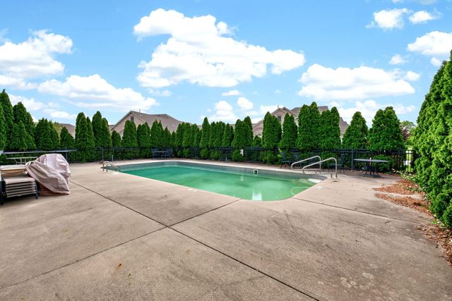 7049 Creekside Circle 7049 Creekside Circle, Fairborn, OH 45324