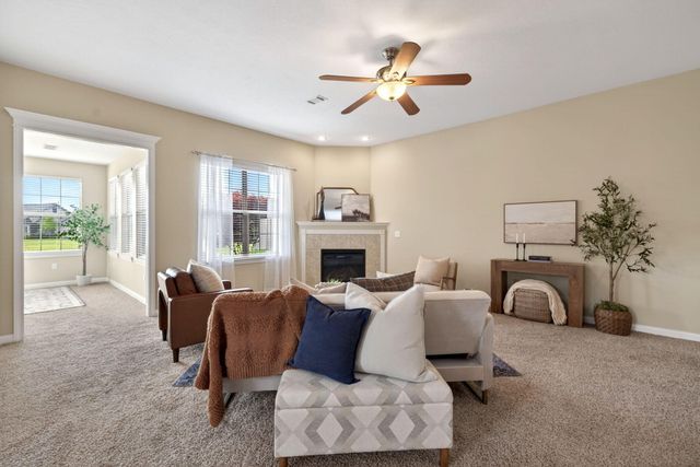 7049 Creekside Circle 7049 Creekside Circle, Fairborn, OH 45324
