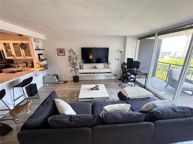 620 Peachtree Street NE 909, Atlanta, GA 30308