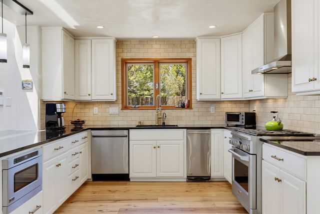 13 Arroyo Vista, Santa Fe, NM 87505