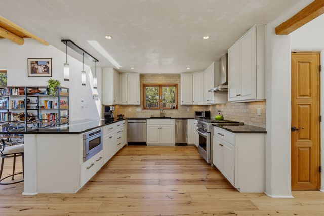 13 Arroyo Vista, Santa Fe, NM 87505