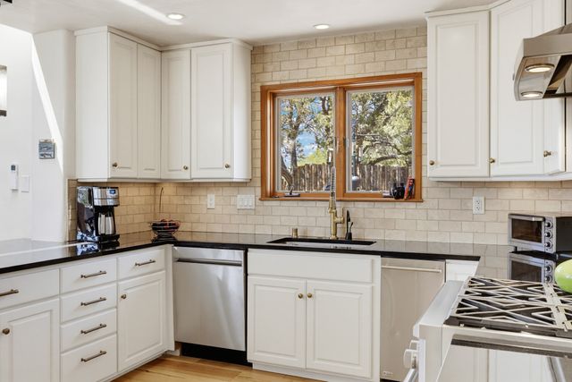 13 Arroyo Vista, Santa Fe, NM 87505