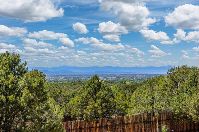 13 Arroyo Vista, Santa Fe, NM 87505