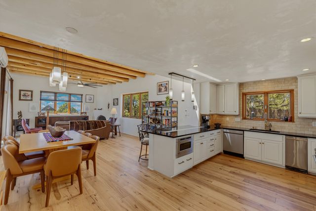13 Arroyo Vista, Santa Fe, NM 87505