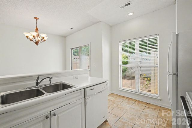 6414 Mallard View Lane, Charlotte, NC 28269