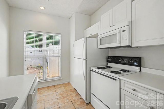 6414 Mallard View Lane, Charlotte, NC 28269
